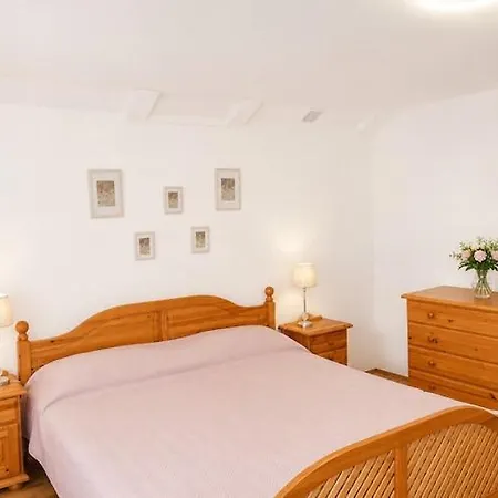 Сasa de vacaciones For 8 People Mrze Yno
